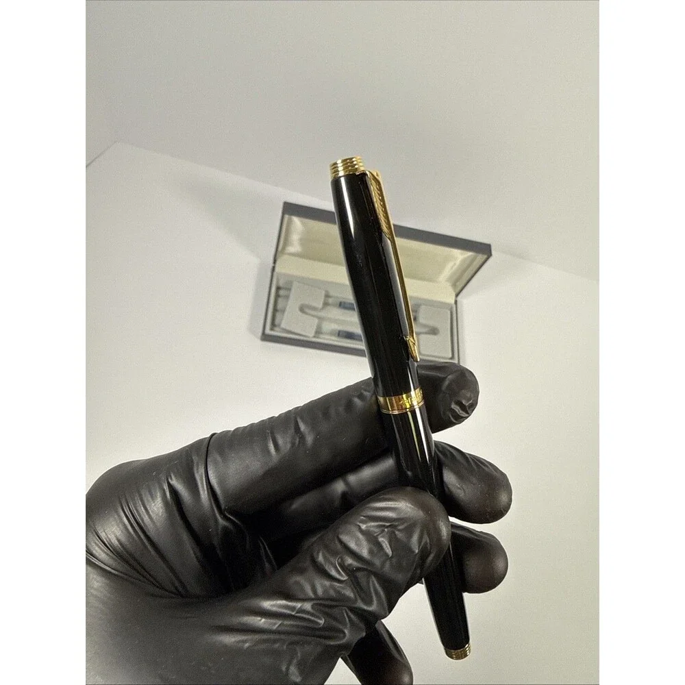 Rare Parker France IIIQ 18k 750 M - Fountain Pen - UNUSED